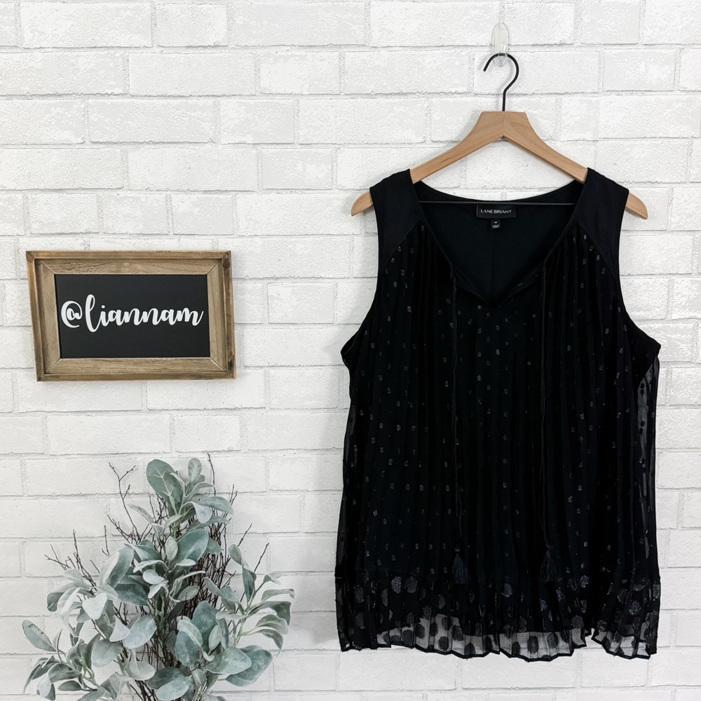 LANE BRYANT Black Pleated Circle Textured Sleeveless Top